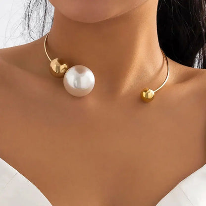 Elegant Goth Big White Imitation Pearl Choker Necklace