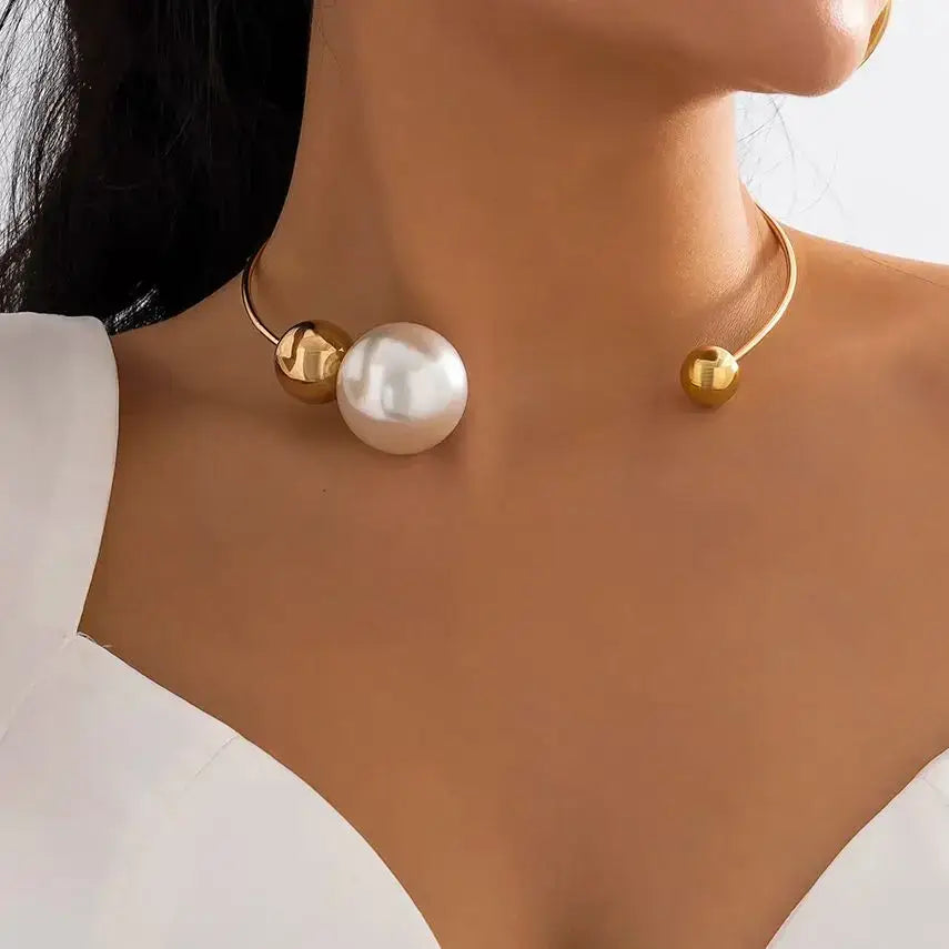 Elegant Goth Big White Imitation Pearl Choker Necklace